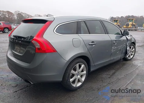 2016 Volvo V60 T5 Drive-E Premier z USA, uszkodzony, nr VIN YV140MEK4G1296965
